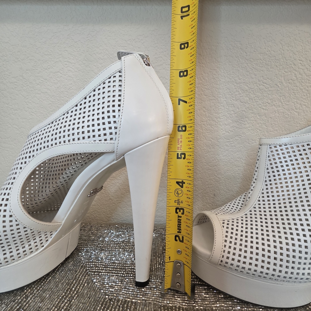 Gucci White Perforated Leather Peep-Toe Platform High Heel Ankle Booties - EU 39 - Picture 12 of 15